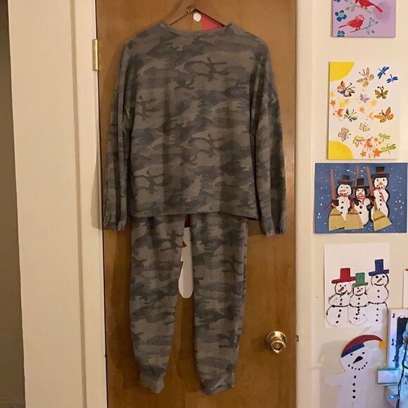 Caution To The Wind Camo Pajama Set - Picture 4 of 8